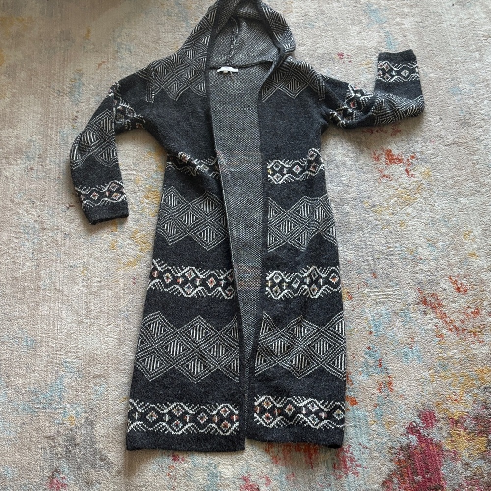 Geometric Patterned Hooded Cardigan